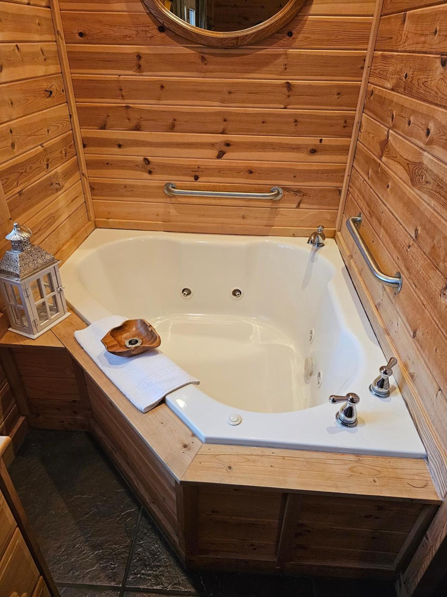 5 Min To Beaver Lake-King Bed-Fire Pit-Jetted Tub #4 Eureka Springs Ngoại thất bức ảnh